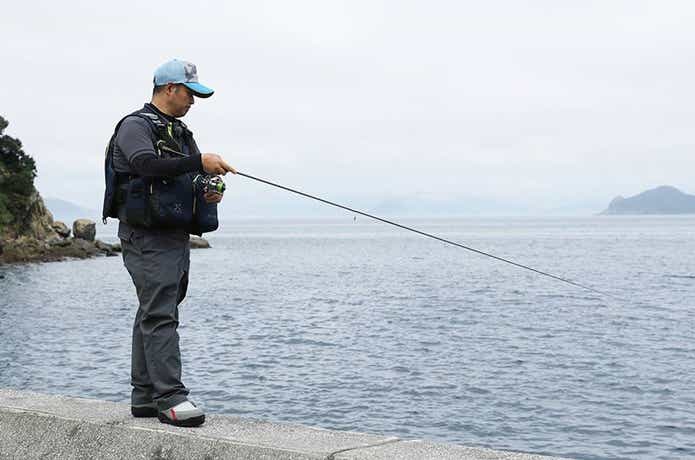 堤防　アジング　釣り人　画像