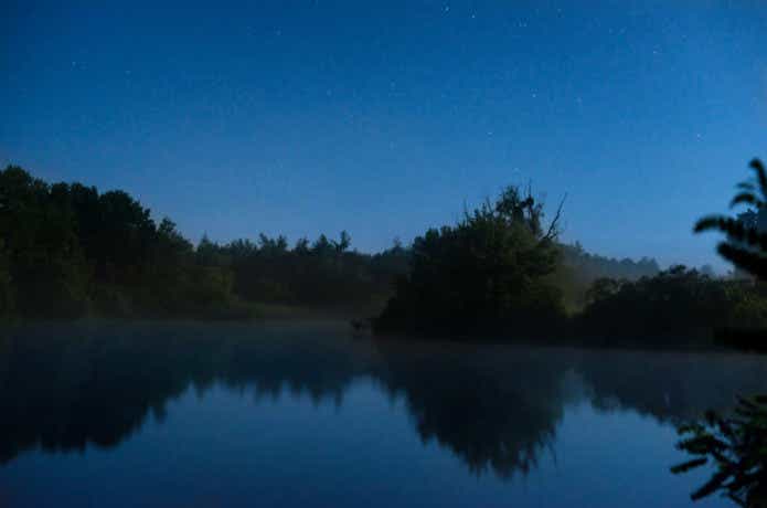 夜　野池　画像