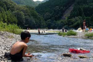 川遊び