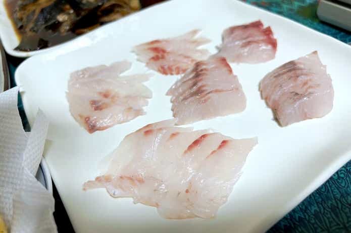 メジナの刺身