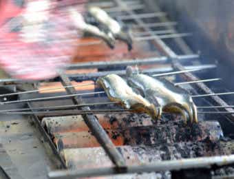 太刀魚の塩焼きのコツの焼き串の画像