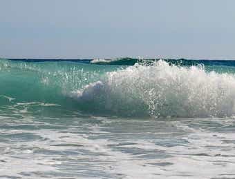 wave-2809177_640