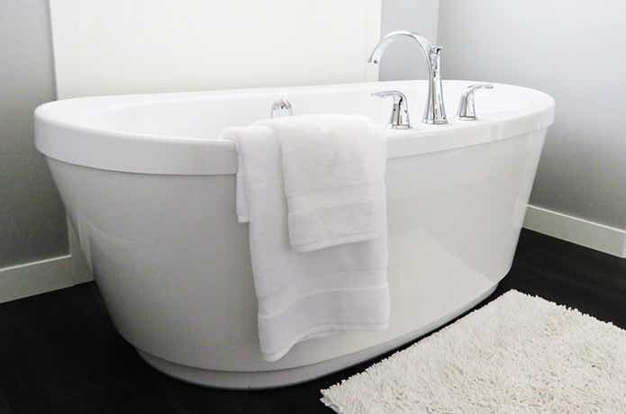 bathtub-2485957_640