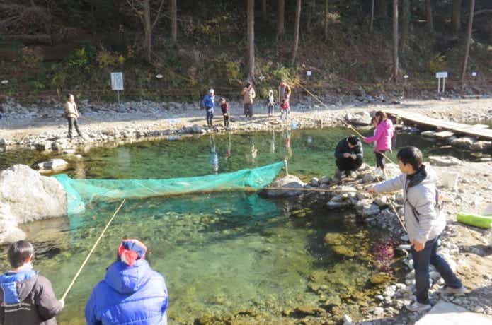 秋川国際マス釣場の団体釣り場