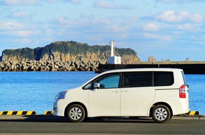 車と海