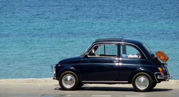 車と海