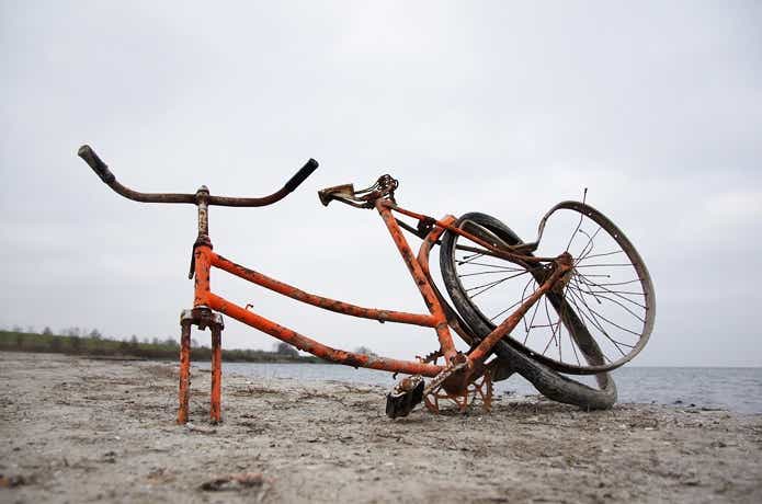 投棄されたであろう自転車