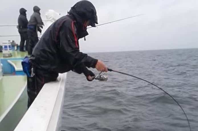 さわ浦丸での釣りシーン