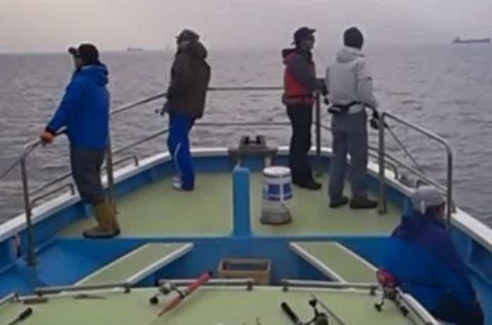 さわ浦丸での釣りシーン