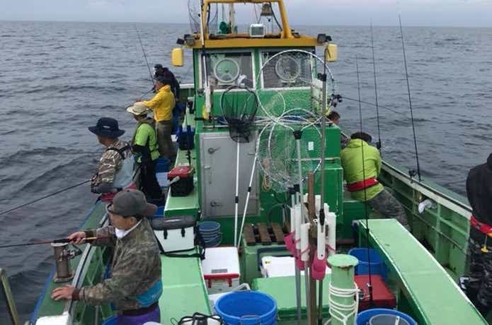 漁安丸での釣りシーン