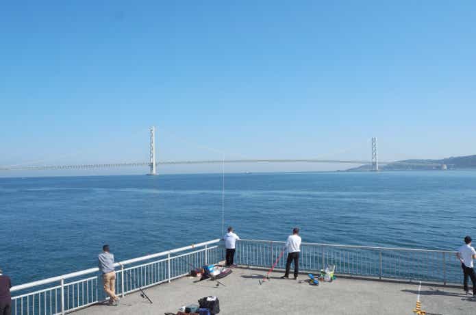 防波堤の釣りの画像
