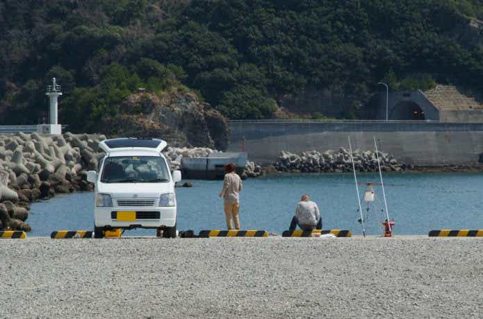 釣り場と車