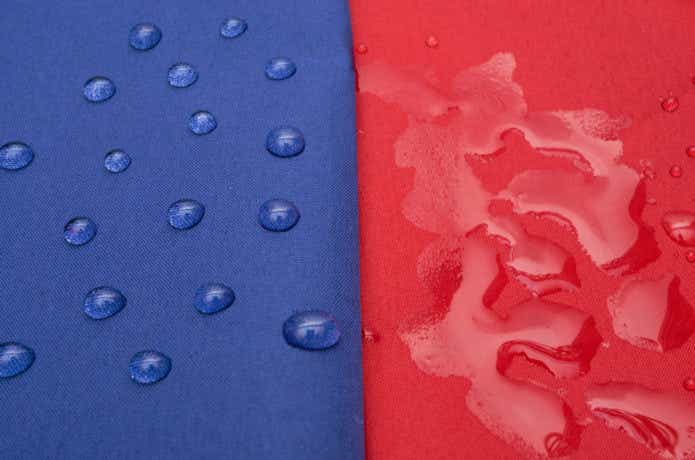 防水スプレーの使用前と使用後