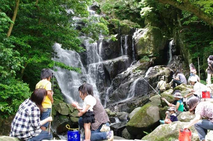 福岡　川遊び　白糸の滝