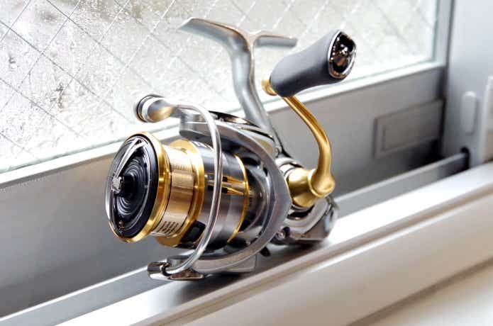 リール　Daiwa FREAMS LT3000 PEライン付きフィッシング