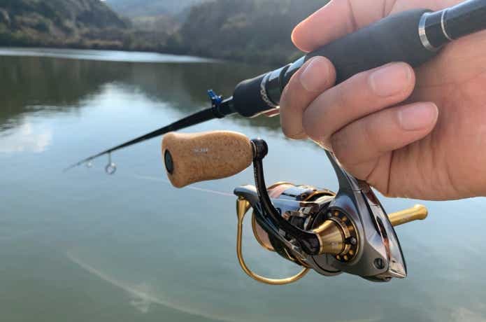 極寒なのに！？真冬でも「ショアバスジギング」の釣れっぷりが