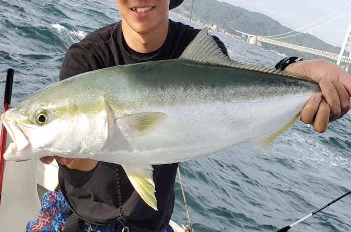 明石の釣り船の画像