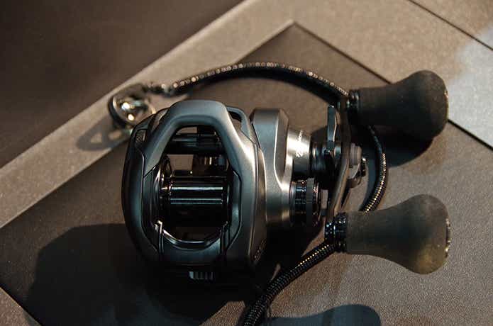 Amazon | シマノ(SHIMANO) ベイトリール 両軸 17 エクスセンス