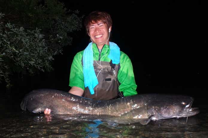 釣り上げたビワコオオナマズ