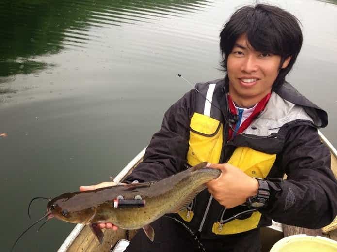 山根さんとアメリカナマズ