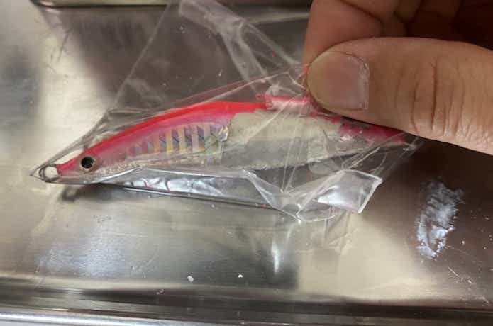 アセトンで塗装を剥がす１