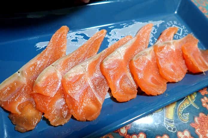 サーモン　刺身