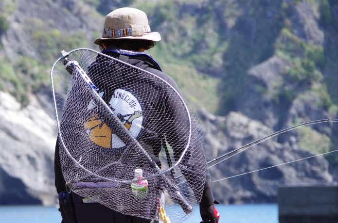 ランディングネットホルダーおすすめ15選｜便利アイテムでもっと釣りを