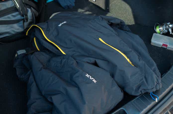 10年愛用】ダイワの本格防寒スーツ『XVX』をレビュー。いいもの