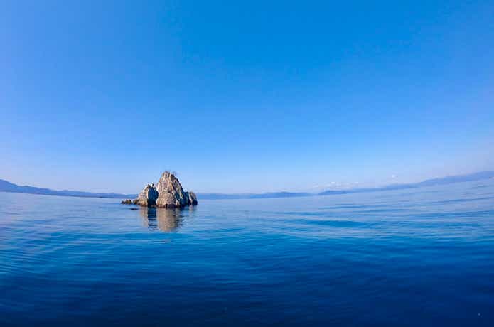 琵琶湖の美しい湖面