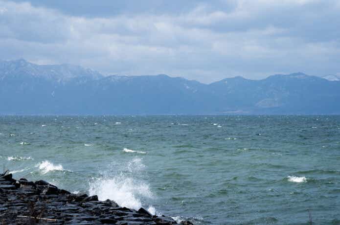 湖 風