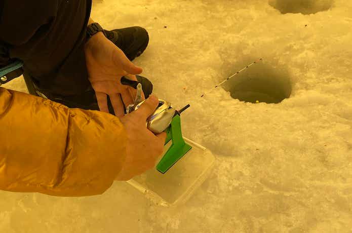氷上のワカサギの釣果