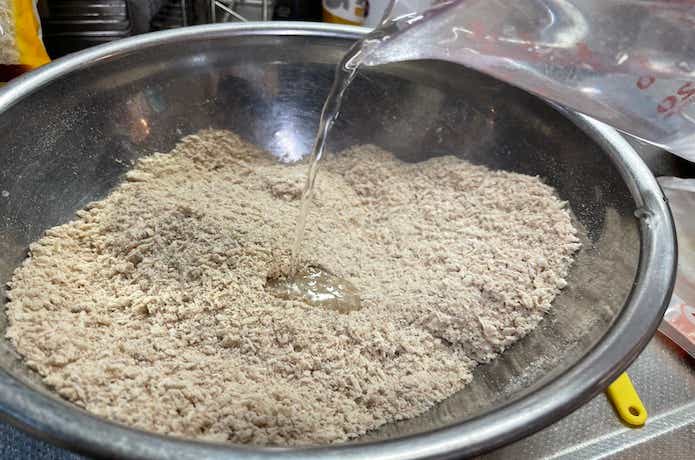 小鮎釣りのエサの画像