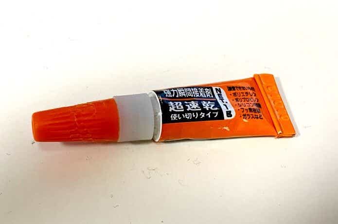 瞬間接着剤