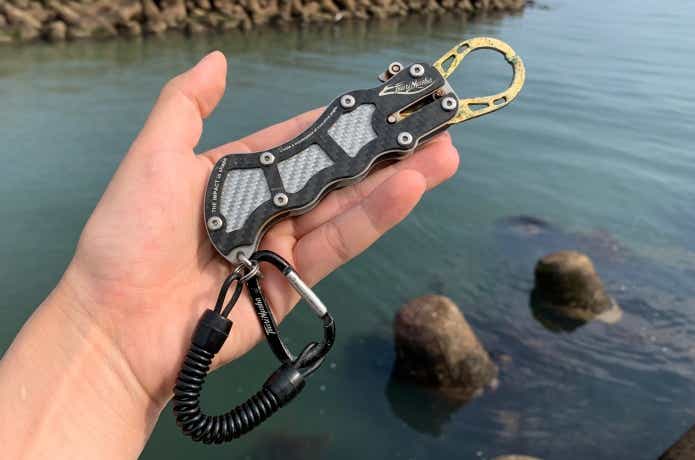 釣武者のフィッシュグリップ