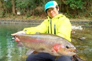 ニジマス釣り堀　コツ
