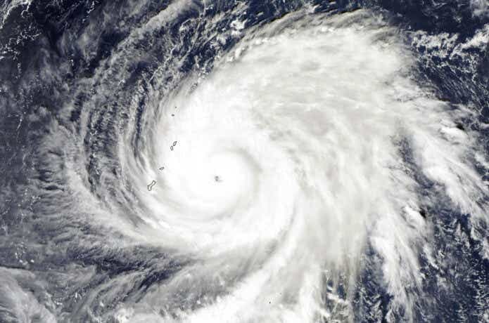 秋　台風　季節