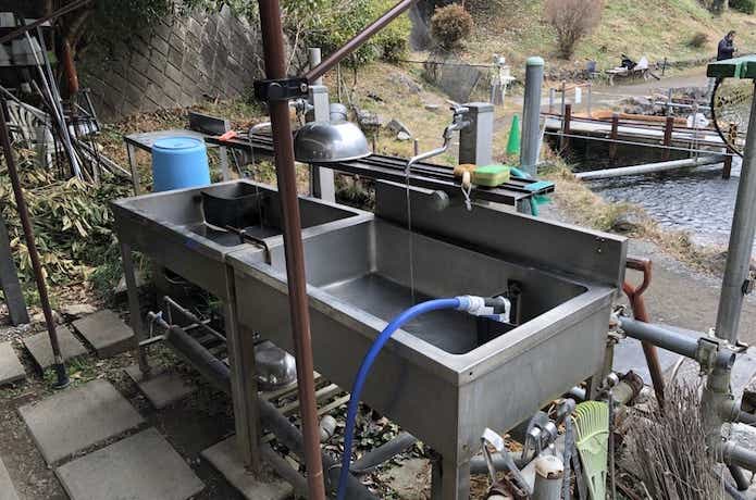 浅川国際マス釣場　捌き場