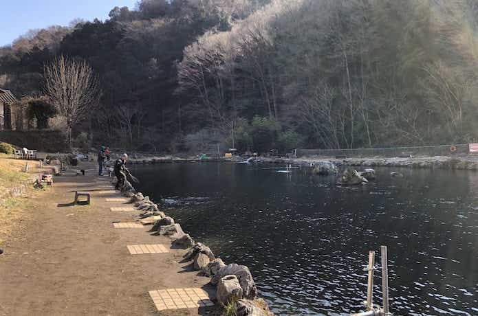 浅川国際マス釣場