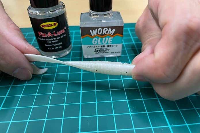 ワーム補修液の接着力