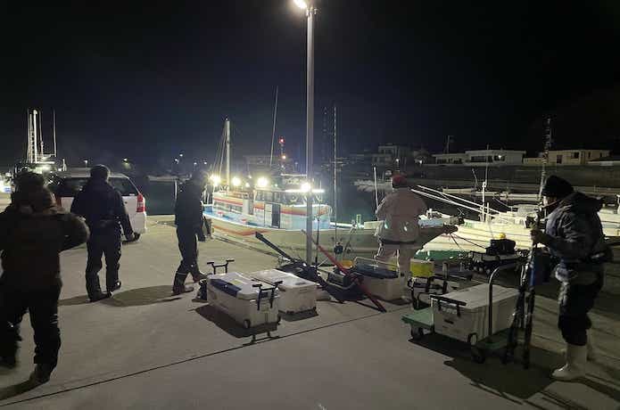 和歌山県日高郡比井漁港から出船の岬丸