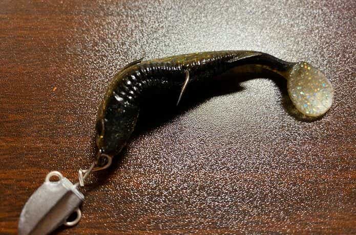 エコギア バルトはフックに刺しにくい