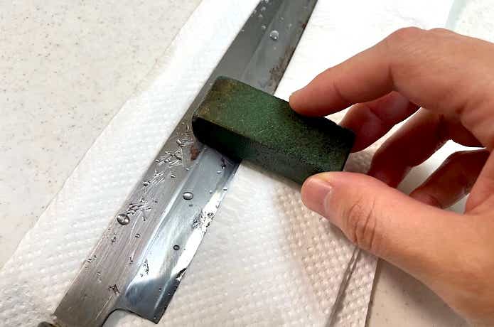 錆びたら錆落とし用の砥石を使う