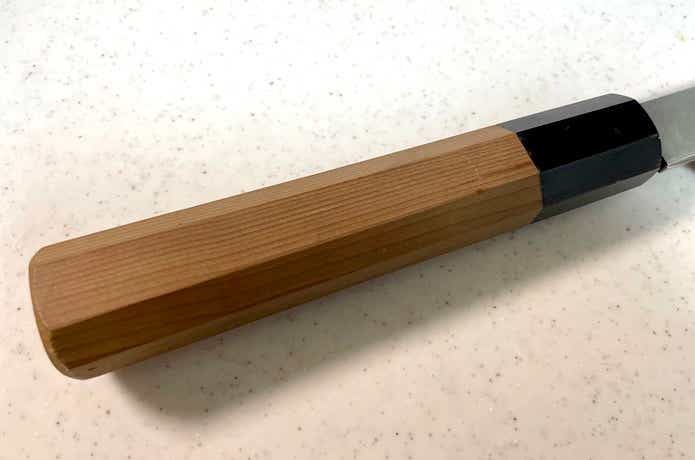 木製の柄の包丁
