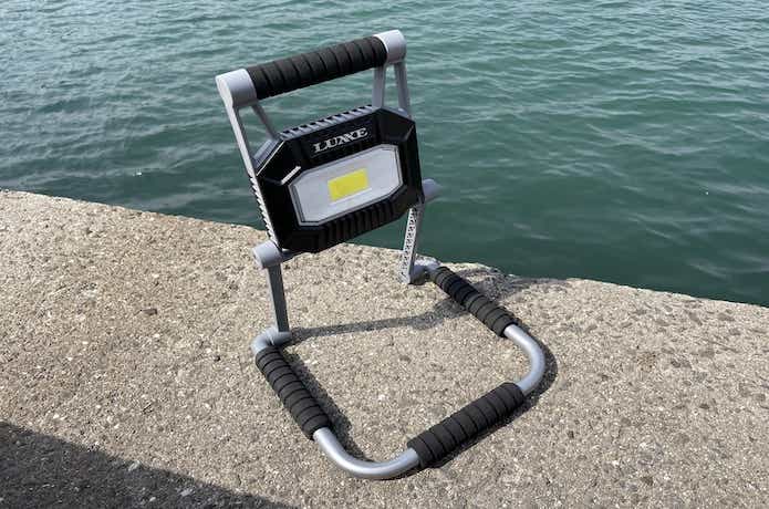 投光器