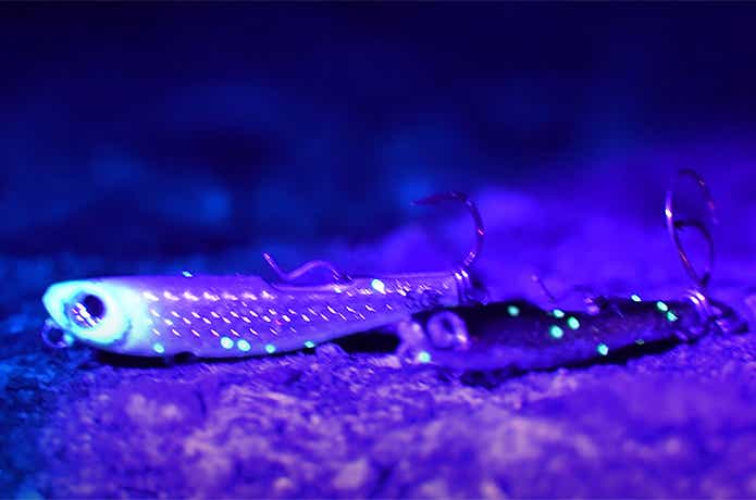魚子メタル貫きグローカラー