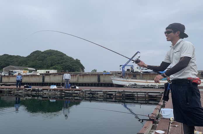 海上釣堀アルティメイトスペックでヘチ釣り