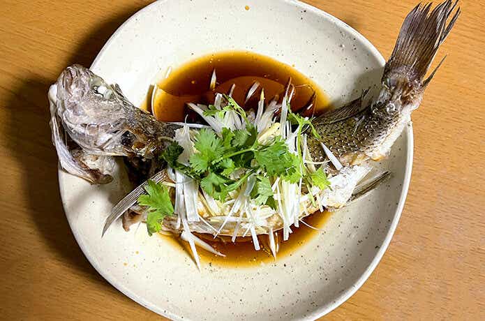 イシモチの清蒸魚（チンジャンユー）