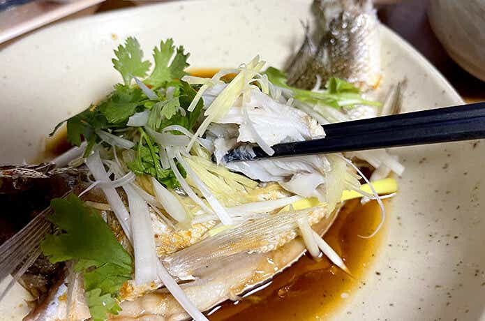 イシモチの清蒸魚（チンジャンユー）