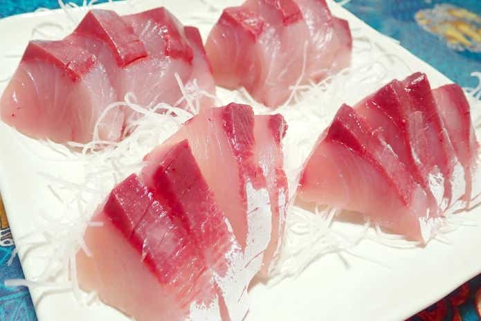 鰤の刺身