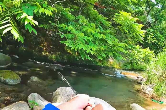 流れが緩い渓流